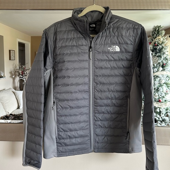 North face - Picture 2 of 6